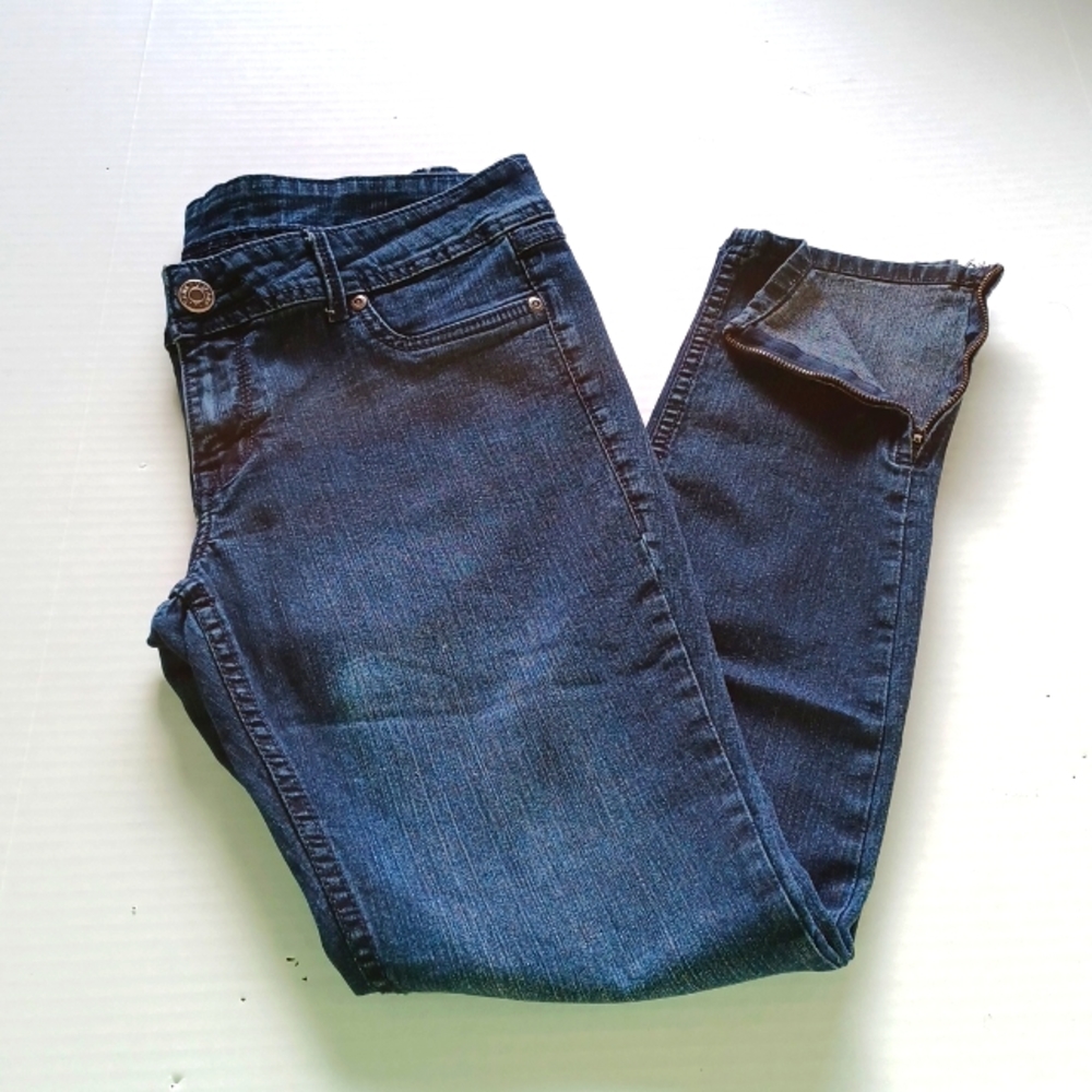 V Jean's size Small